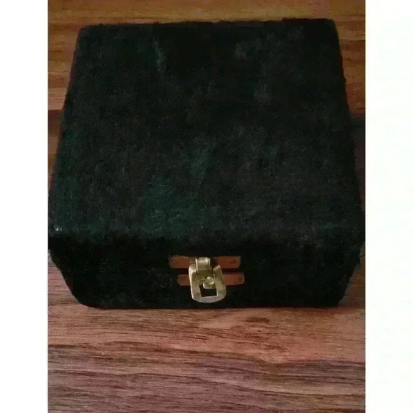 Set of 4-Handcrafted Silver Filigree Napkin Rings - Picture 5 of 5